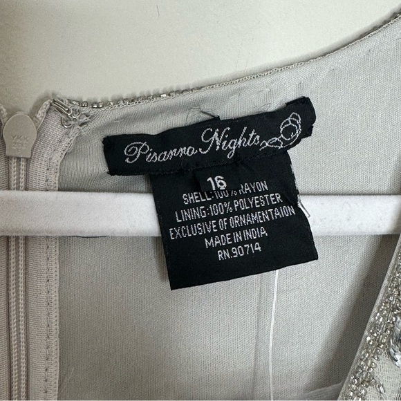 New PISARRO NIGHTS Beaded V-neck Cocktail Dress Silver Size 16 - Picture 11 of 12